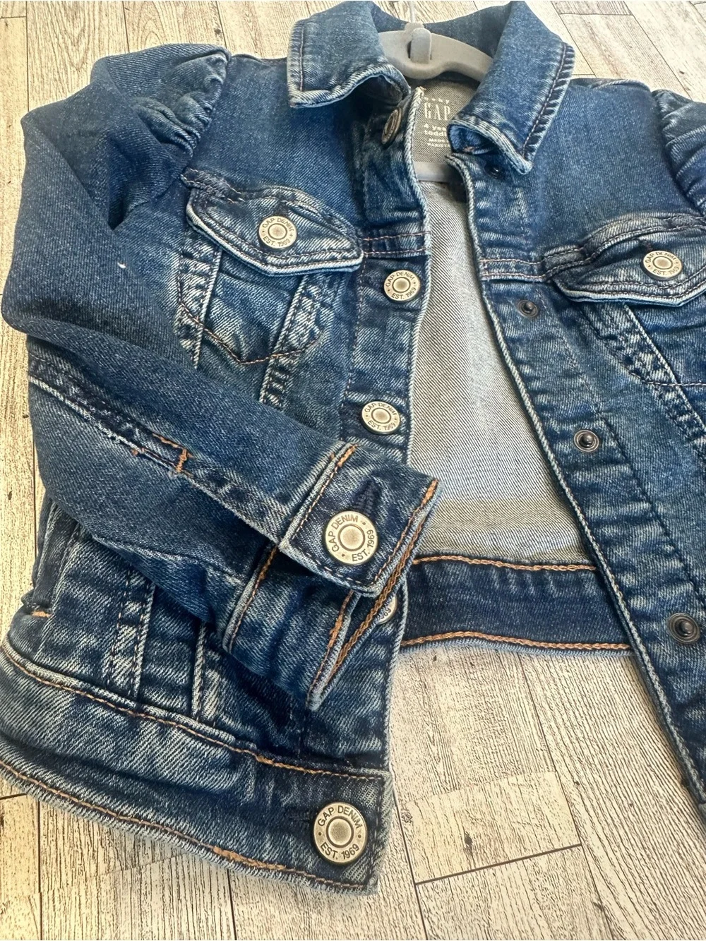 GAP Girls Blue puff shoulder Denim Button-Up Jacket size 4years